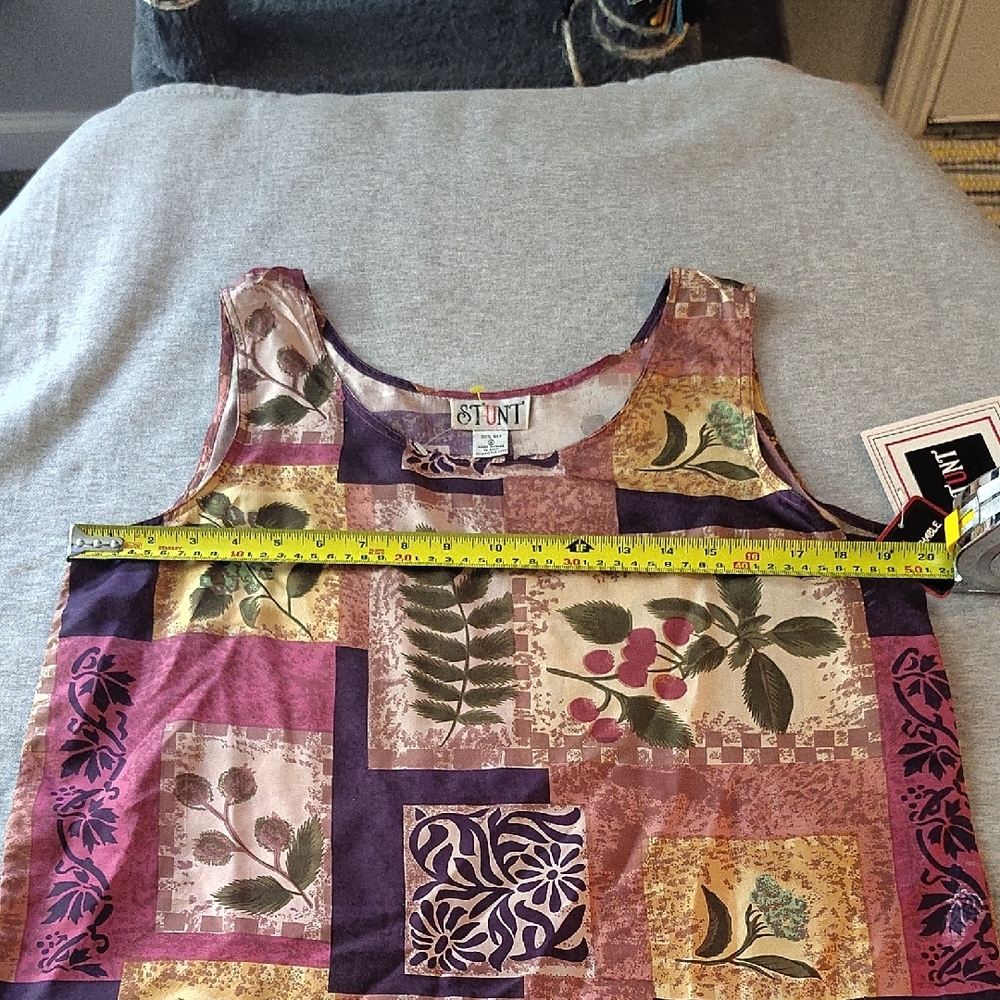 STUNT WOMEN'S **VINTAGE** BEAUTIFUL TANK TOP BLOUSE - Picture 8 of 13